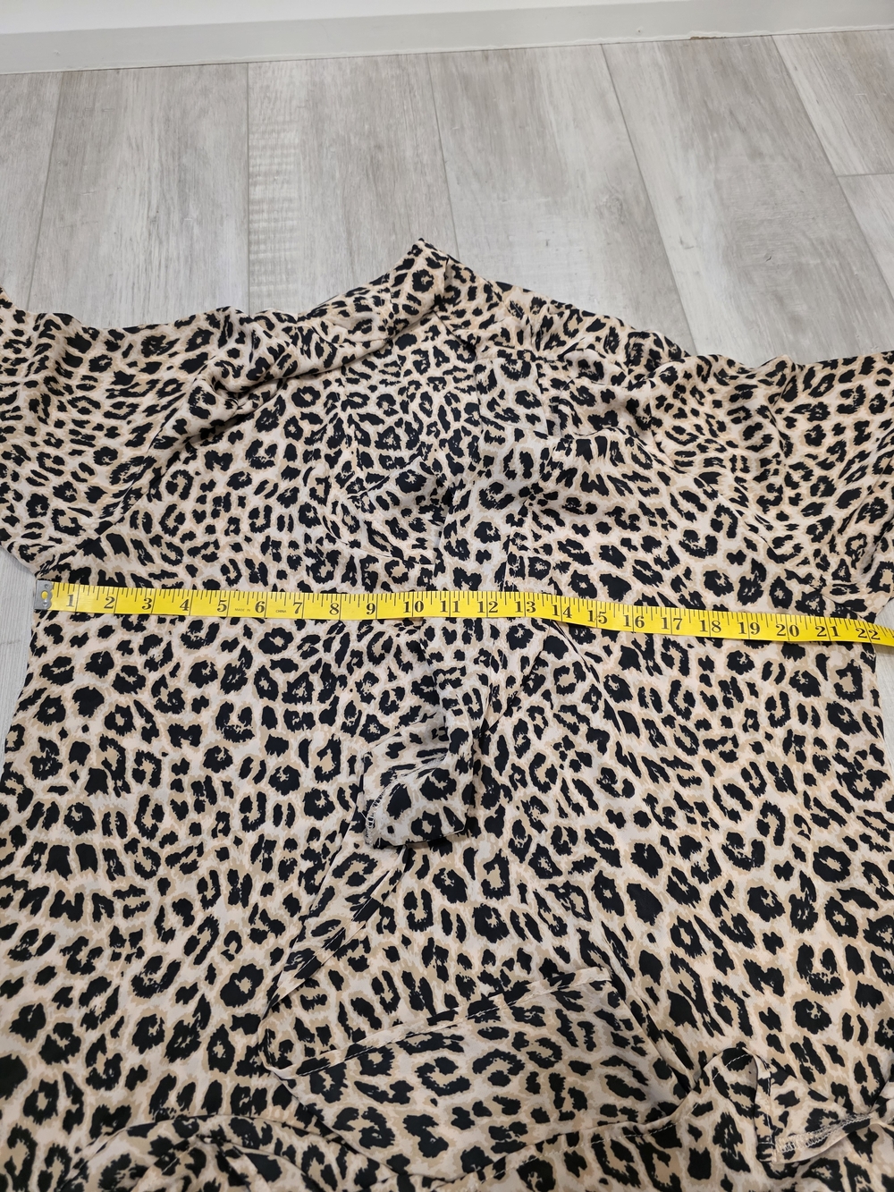Tahari Leopard Print Open Front Kimono Cardigan Cover Up L/XL Beige Black - Picture 7 of 9